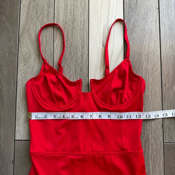 Solid & Striped The Veronica One-Piece Swimsuit | Size: Medium | Good Condition - Picture 2 of 7